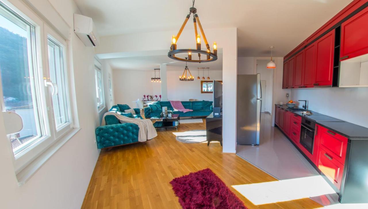 Apartment President *